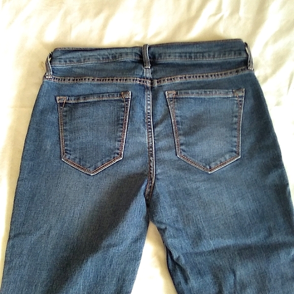 WOMEN'S BOOT CUT JEANS - Picture 4 of 6